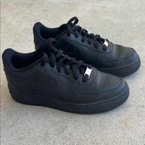 Nike Boys 6Y All-Black Air Force 1 Sneakers